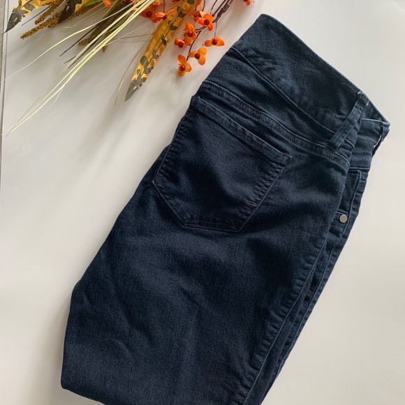 Torrid Denim Super Stretch Jegging. Dark Wash. 14 - Picture 5 of 7